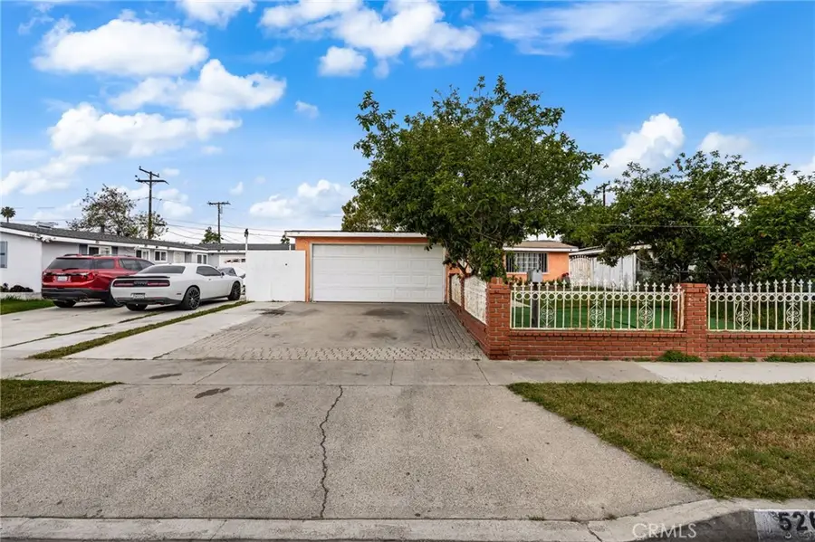 526 Nottingham Avenue, Santa Ana, CA 92703 - #2