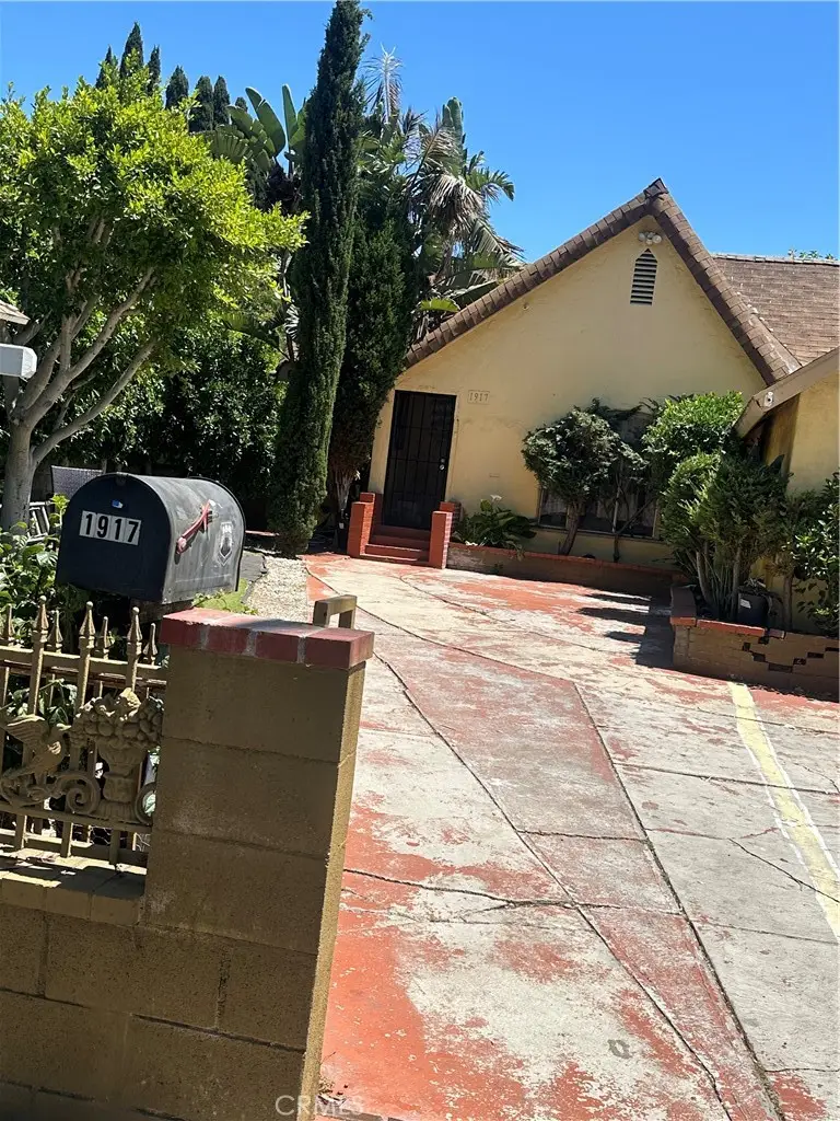 1917 Rousselle Street, Santa Ana, CA 92707 - Image #3