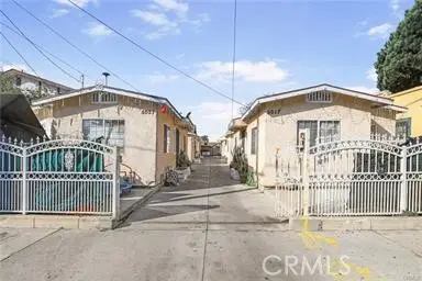 5017 S San Pedro Street, Los Angeles, CA 90011