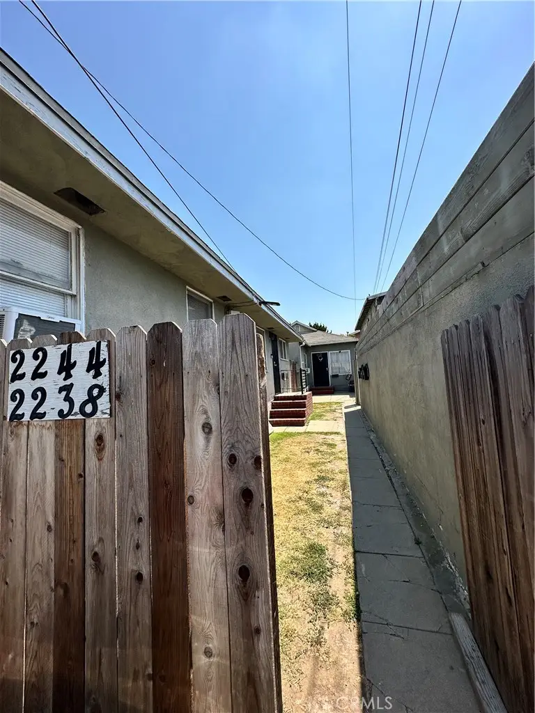 2240 Walnut Avenue, Signal Hill, CA 90755 - #2