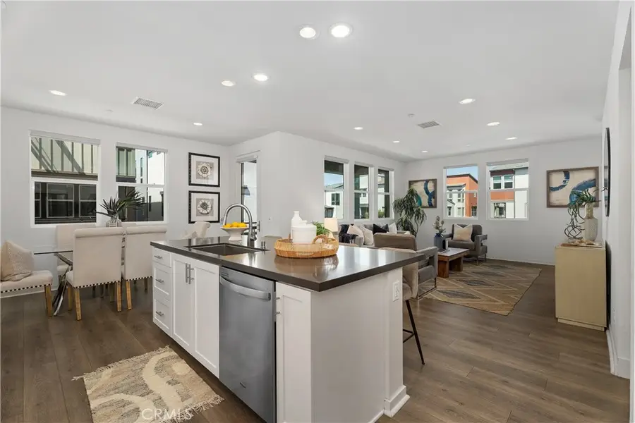 102 Fable, Irvine, CA 92618 - Image #2