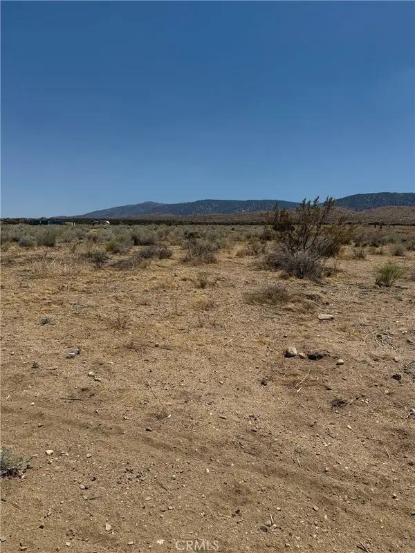 227 Vac/cor Avenue, Llano, CA 93544