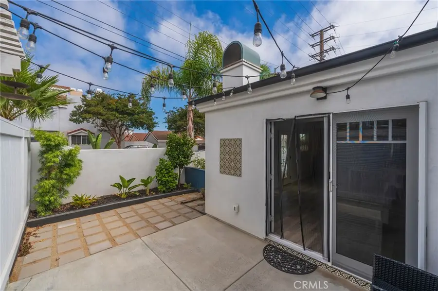 402 Indianapolis Avenue, Huntington Beach, CA 92648 - Image #3