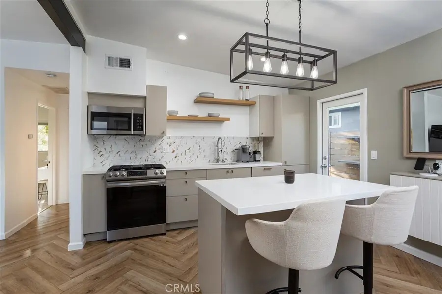 541 A Bernard St, Costa Mesa, CA 92627 - Image #2