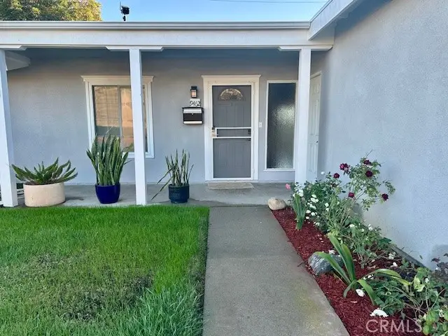 9462 Litchfield Drive, Huntington Beach, CA 92646 - Image #2