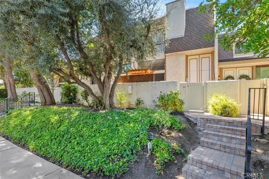 6225 Shoup Avenue #109, Woodland Hills, CA 91367 - Image #1