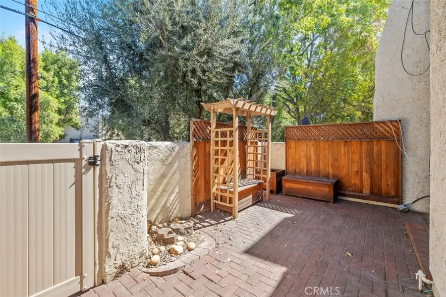 6225 Shoup Avenue #109, Woodland Hills, CA 91367 - Image #2