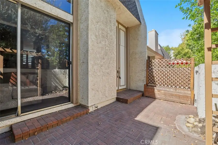 6225 Shoup Avenue #109, Woodland Hills, CA 91367 - Image #3