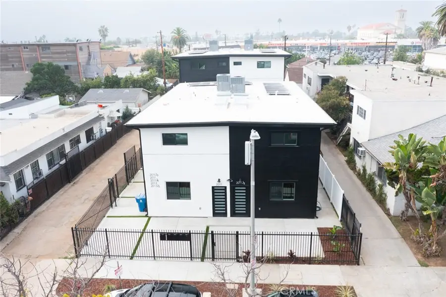 2011 8th, Los Angeles, CA 90018 - Image #3