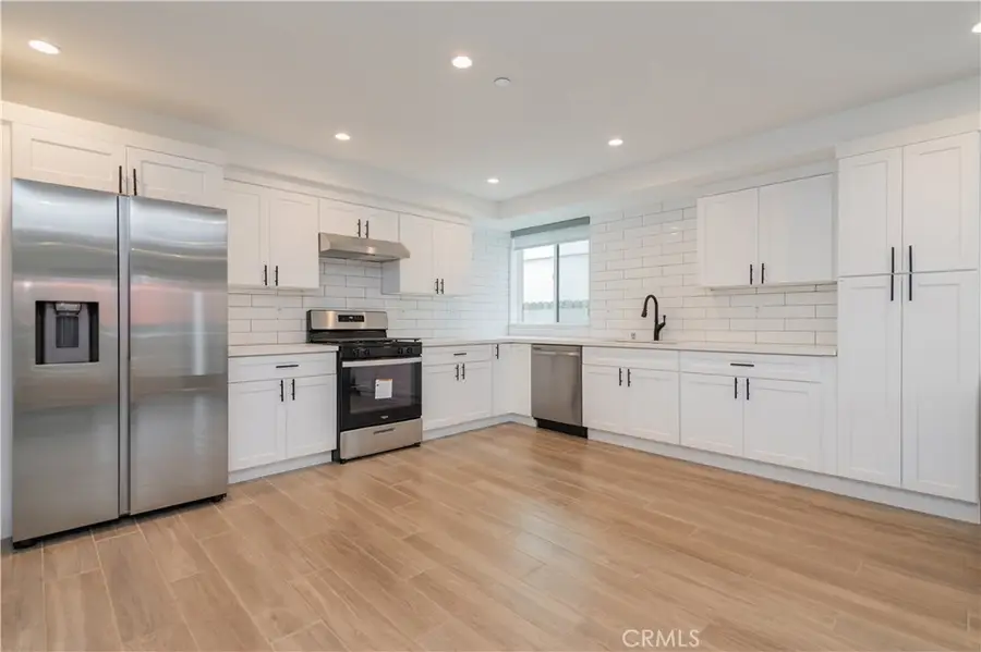 5652 La Mirada Avenue, Los Angeles, CA 90038 - Image #3