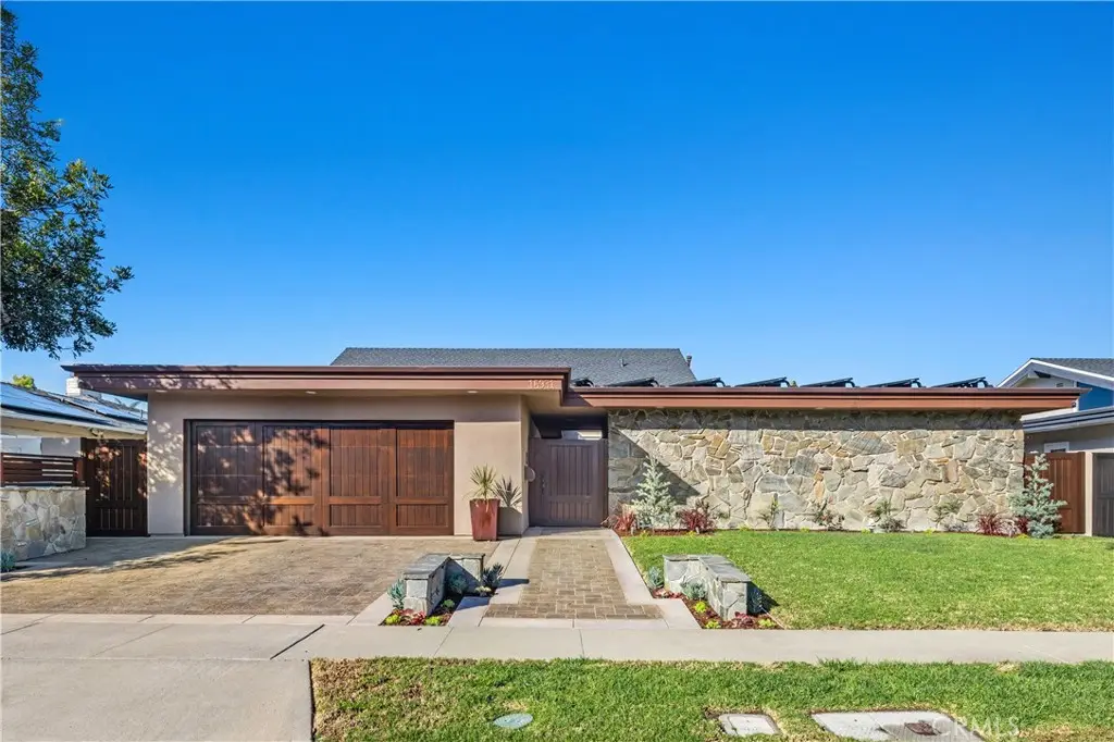 16931 Roundhill, Huntington Beach, CA 92649 - Image #1