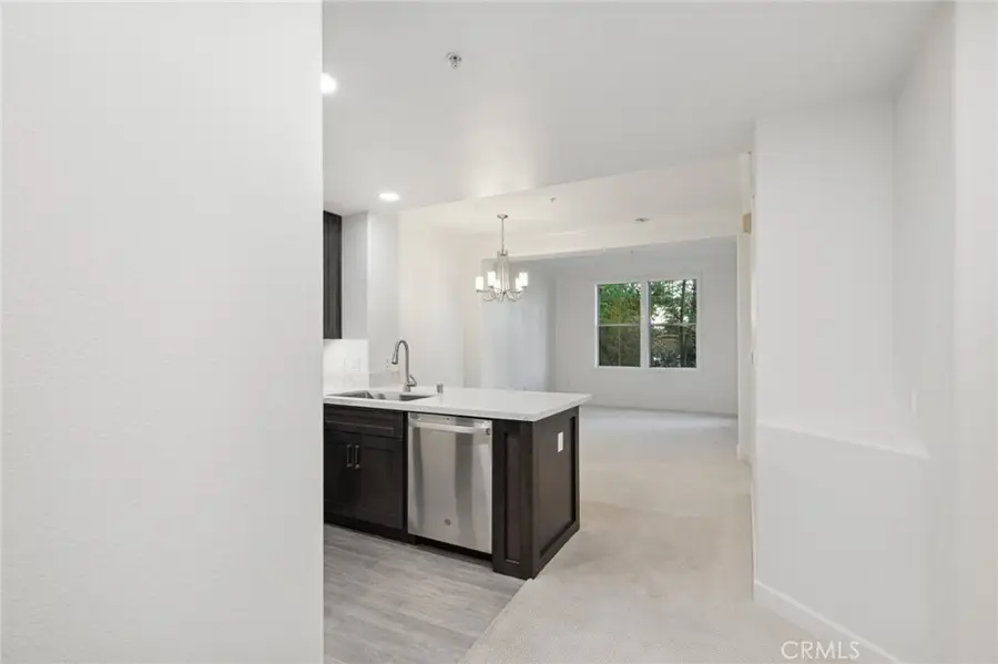 2202 Watermarke, Irvine, CA 92612 - #3
