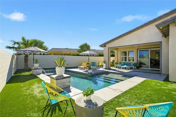 74376 Zeppelin, Palm Desert, CA 92211