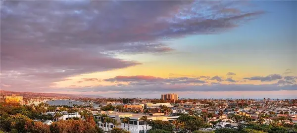 210 Lille Lane #208, Newport Beach, CA 92663