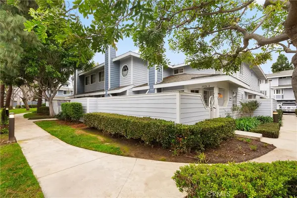 19126 Queensport Lane #A, Huntington Beach, CA 92646