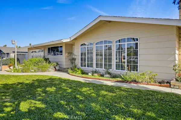 1934 S Robert Lane, Anaheim, CA 92802