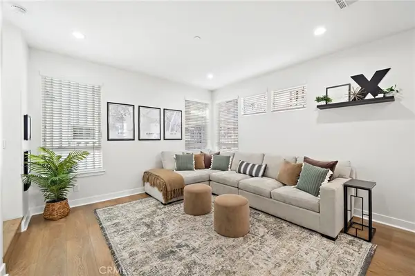 1974 Meyer Place #D, Costa Mesa, CA 92627