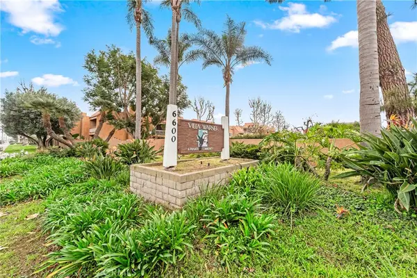 6600 Warner #15, Huntington Beach, CA 92647