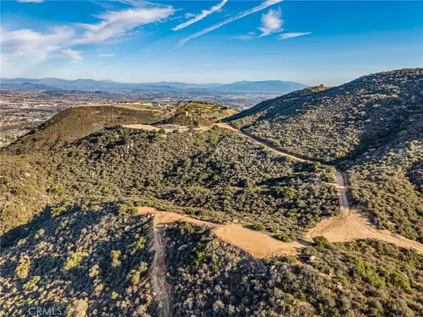 1 Via Baya, Murrieta, CA 92562