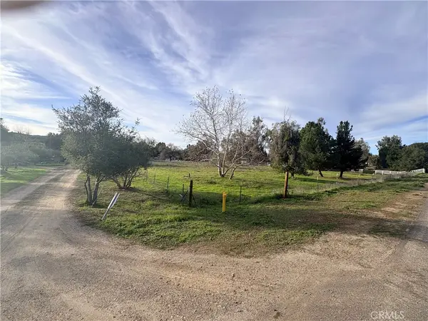 33 Rodeo Rd, Lake Elsinore, CA 92530