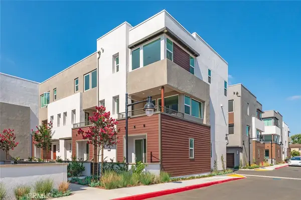 609 S Lyon Street, Santa Ana, CA 92705