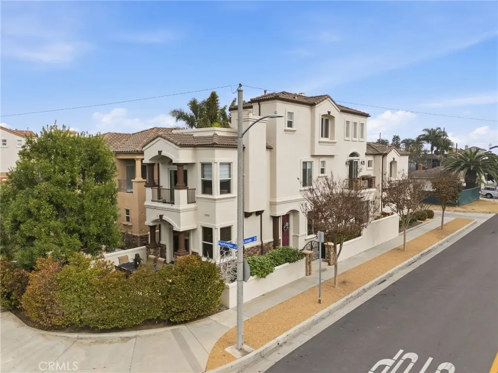 1202 Huntington Street, Huntington Beach, CA 92648 - #1