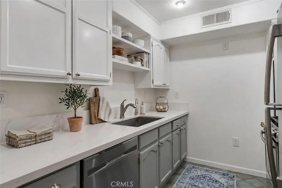 1434 S Point View, Los Angeles, CA 90035 - #2
