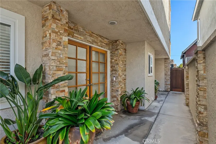 17081 5th, Sunset Beach, CA 90742 - #3