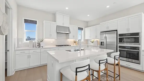 848 Sonia, Irvine, CA 92618