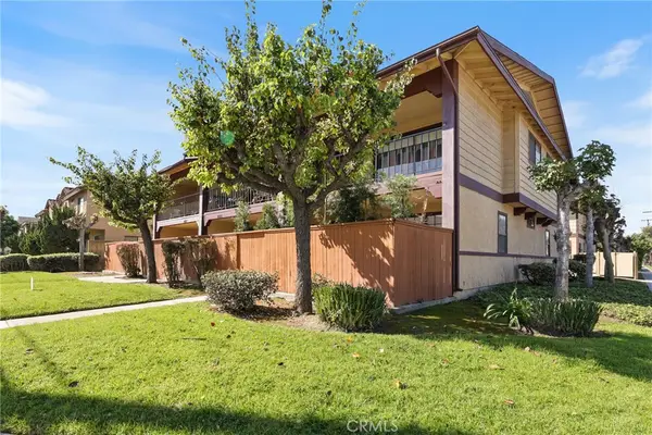 21501 Pioneer #3, Lakewood, CA 90715