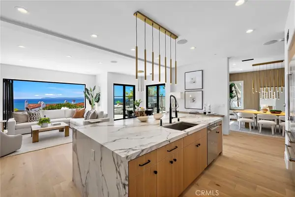 28 Surfspray Bluff, Newport Coast, CA 92657