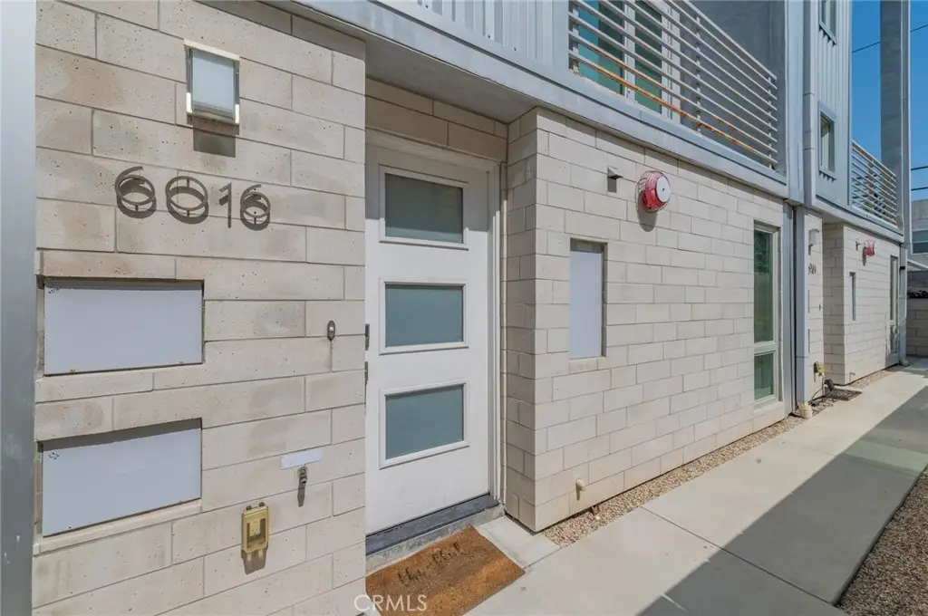 6016 W Beachwood Ln, Los Angeles, CA 90038 - #1