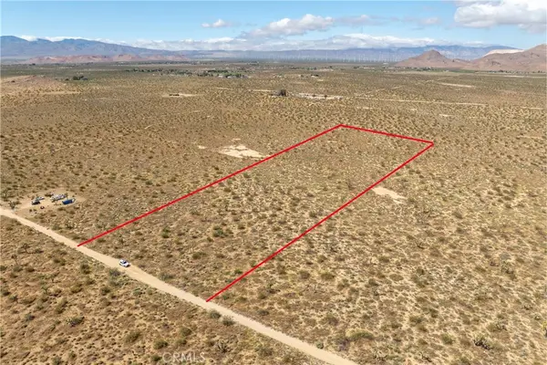 0 Champagne Avenue, Mojave, CA 93501