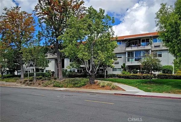 2369 Via Mariposa E. #1-D, Laguna Woods, CA 92637