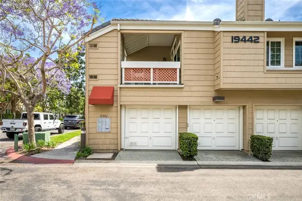 19442 Sunray Ln #202, Huntington Beach, CA 92648