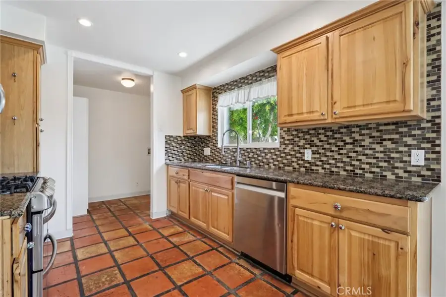 7602 Taylor, Huntington Beach, CA 92648 - #3