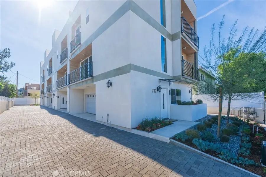 712 Chestnut Avenue, Los Angeles, CA 90042 - #2