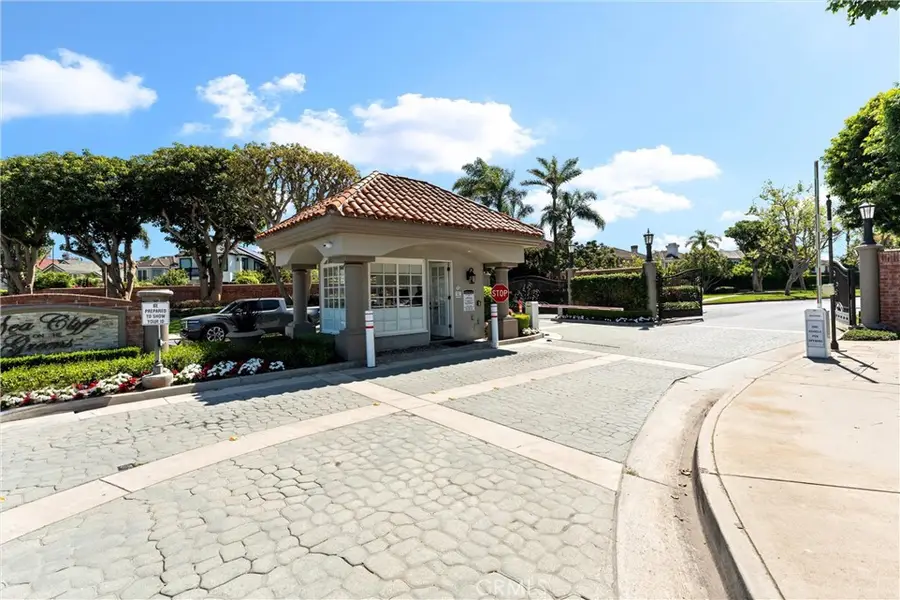 6202 Oakbrook, Huntington Beach, CA 92648 - #2