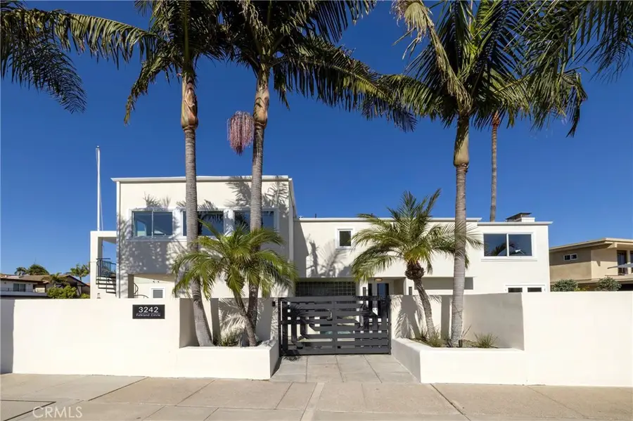 3242 Falkland, Huntington Beach, CA 92649 - #3