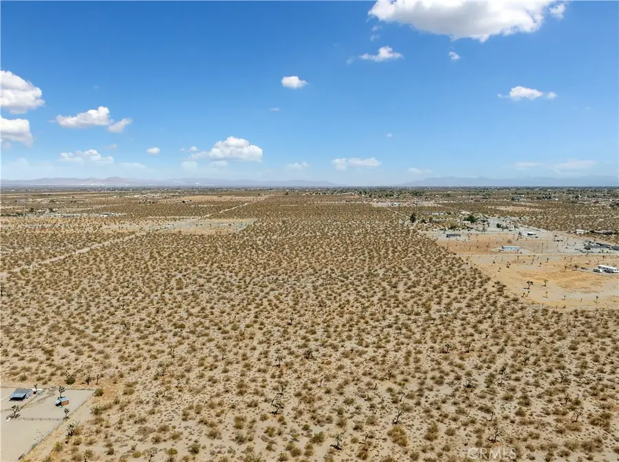 2 Wintergreen Rd, Pinon Hills, CA 92372 - #2