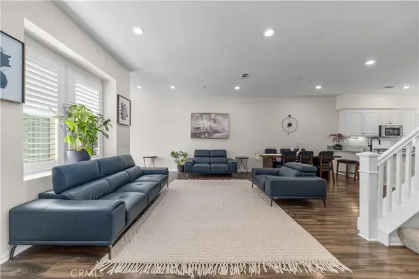 135 Neptune, Irvine, CA 92618