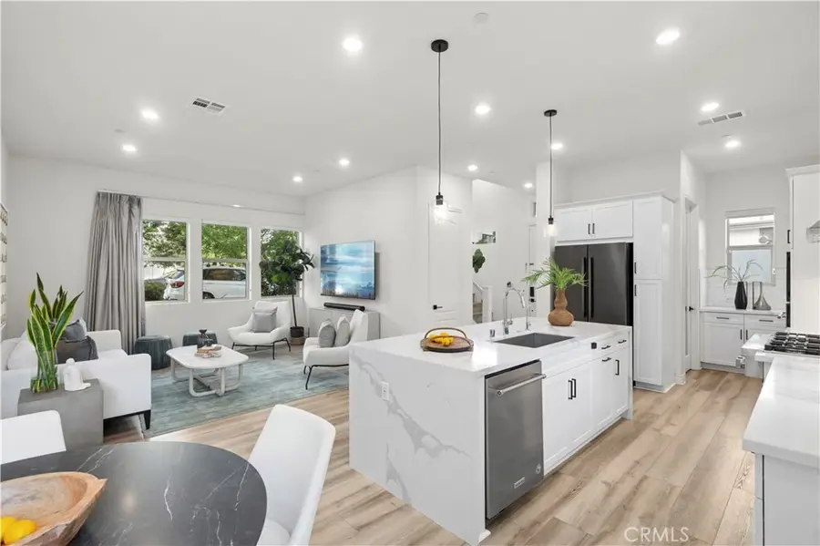 120 Frame, Irvine, CA 92618 - #2