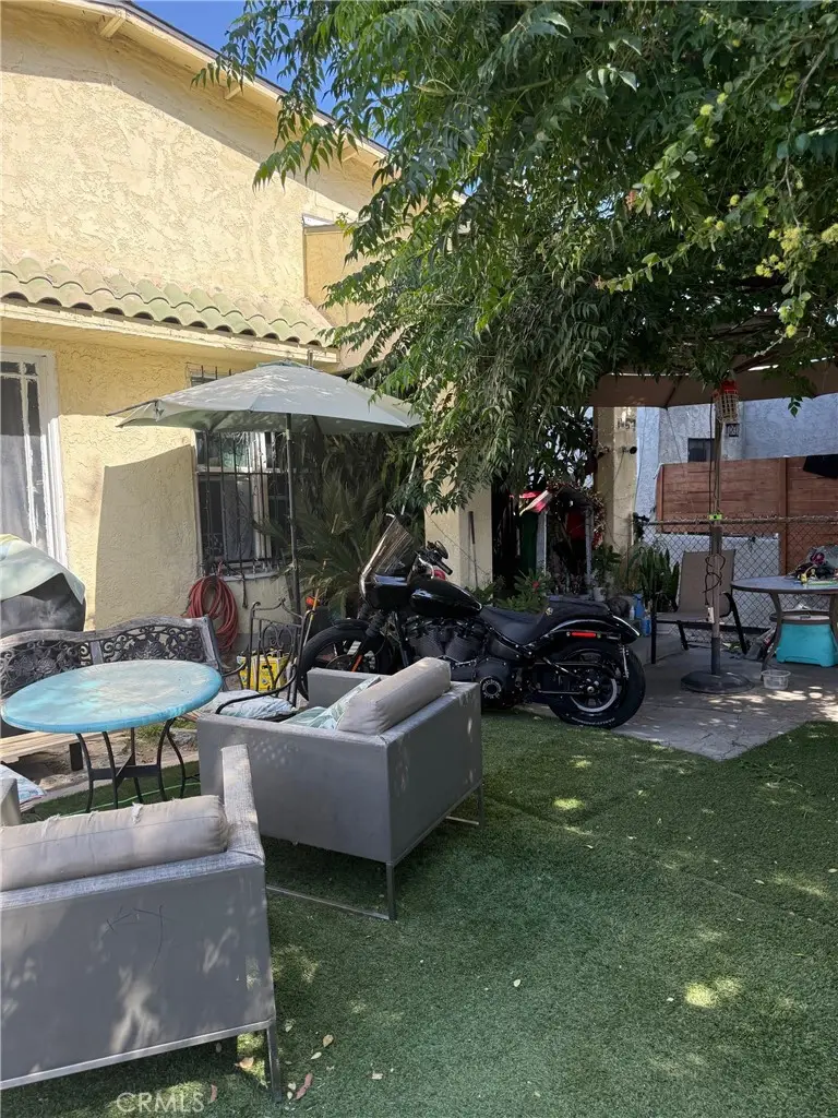 1055 N Stone Street, Los Angeles, CA 90063 - #1