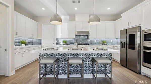 24530 Via La Sombrilla, Valencia, CA 91354