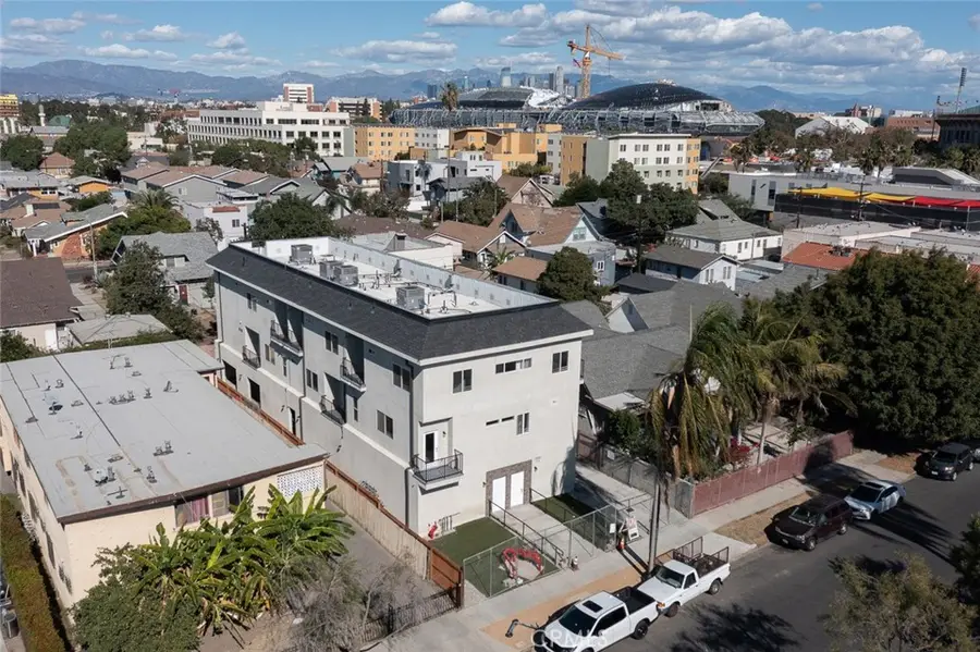 1041 W Leighton Avenue #4, Los Angeles, CA 90037 - #2