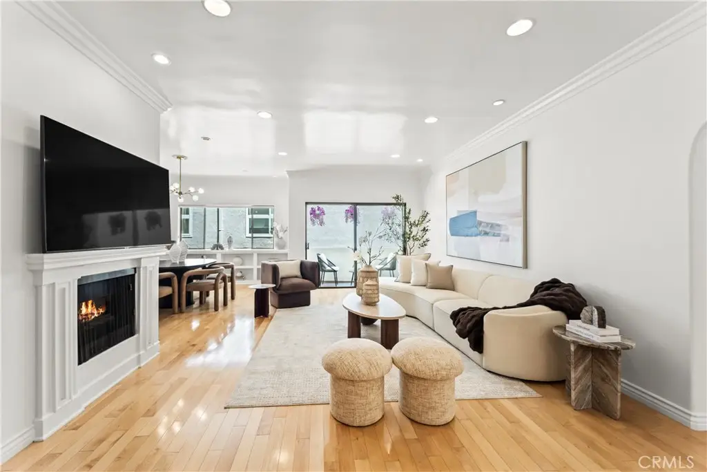 11928 Kiowa #105, Los Angeles, CA 90049 - #1