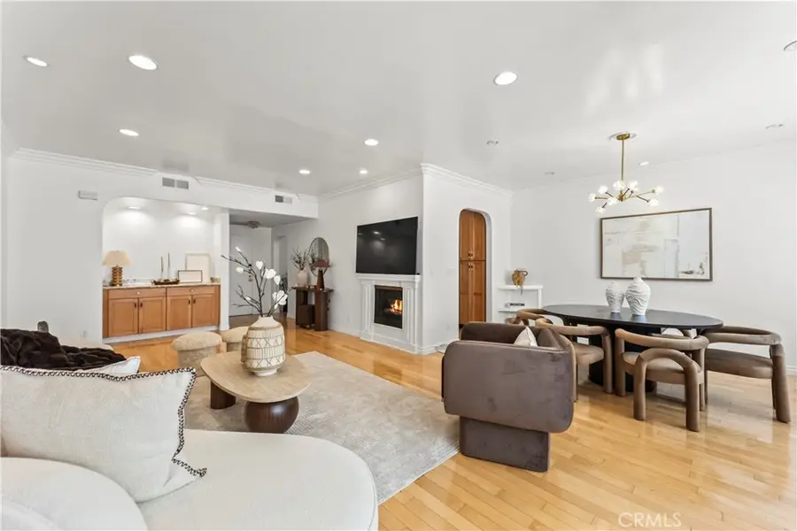 11928 Kiowa #105, Los Angeles, CA 90049 - #3