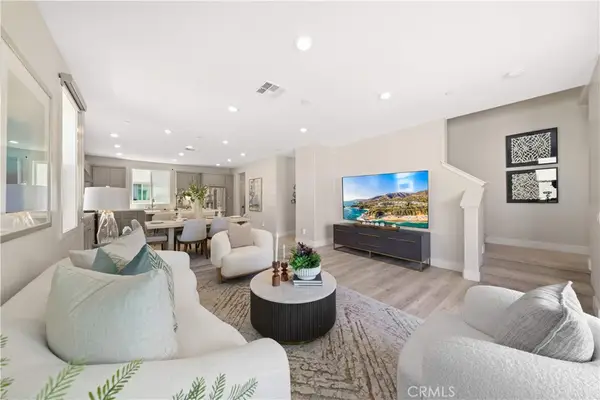 411 Chorus, Irvine, CA 92618