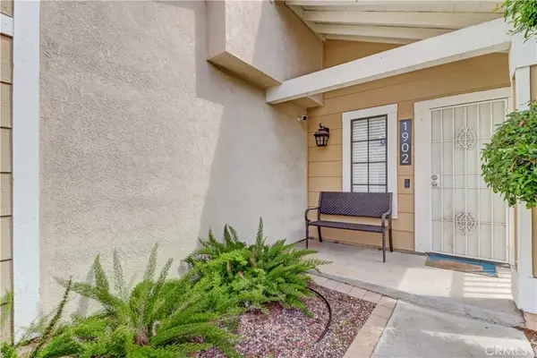 1902 W Westwind, Colton, CA 92324