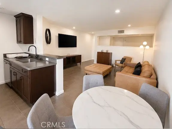 7320 Hawthorn Avenue #318, Los Angeles, CA 90046 - #2